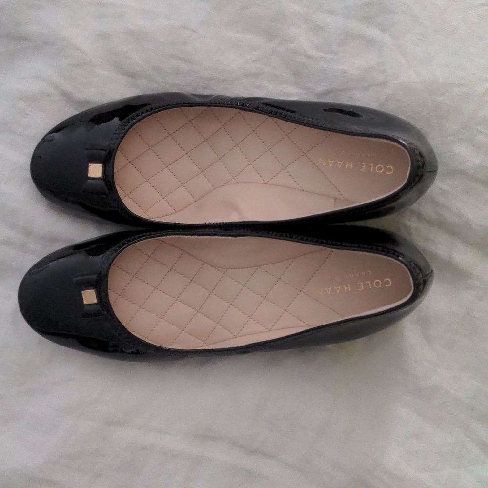 Cole haan patent leather black wedge heels with bow detail